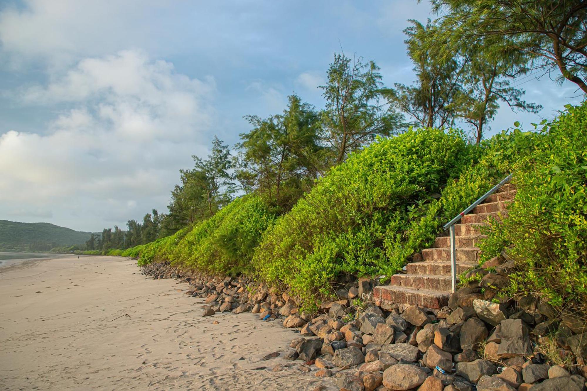 White Sand Beach Resort Kondivali Exterior foto